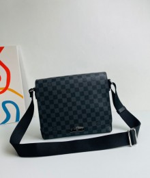 Louis Vuitto* N40349 District cross bag