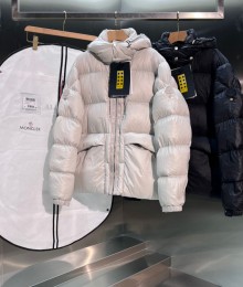 Moncle* x 1017 Al** 9SM Forest 21SS 포레스트 By Hypebeast구스다운 숏 패딩