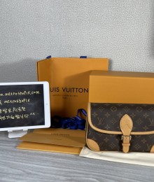Louis Vuitto* M45985 Diane 모노그램 슬링백