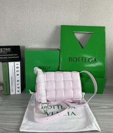Bottega Venet* 카세트백 핑크